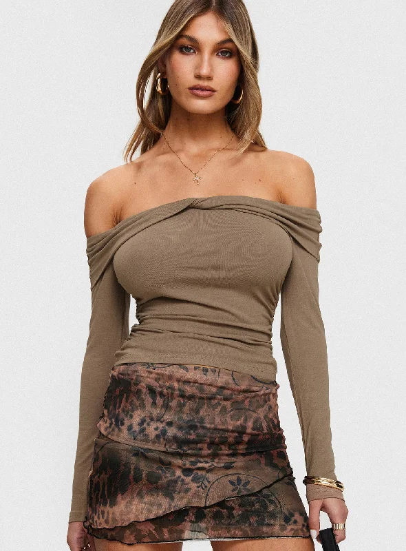 Sandi Off The Shoulder Top Beige